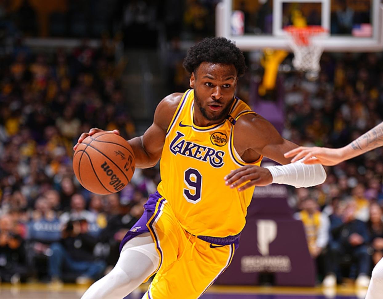 密尔沃基雄鹿训练开放日，今晨单刀错失引欢呼，NBA常规赛在即，训练强度明显提升的简单介绍