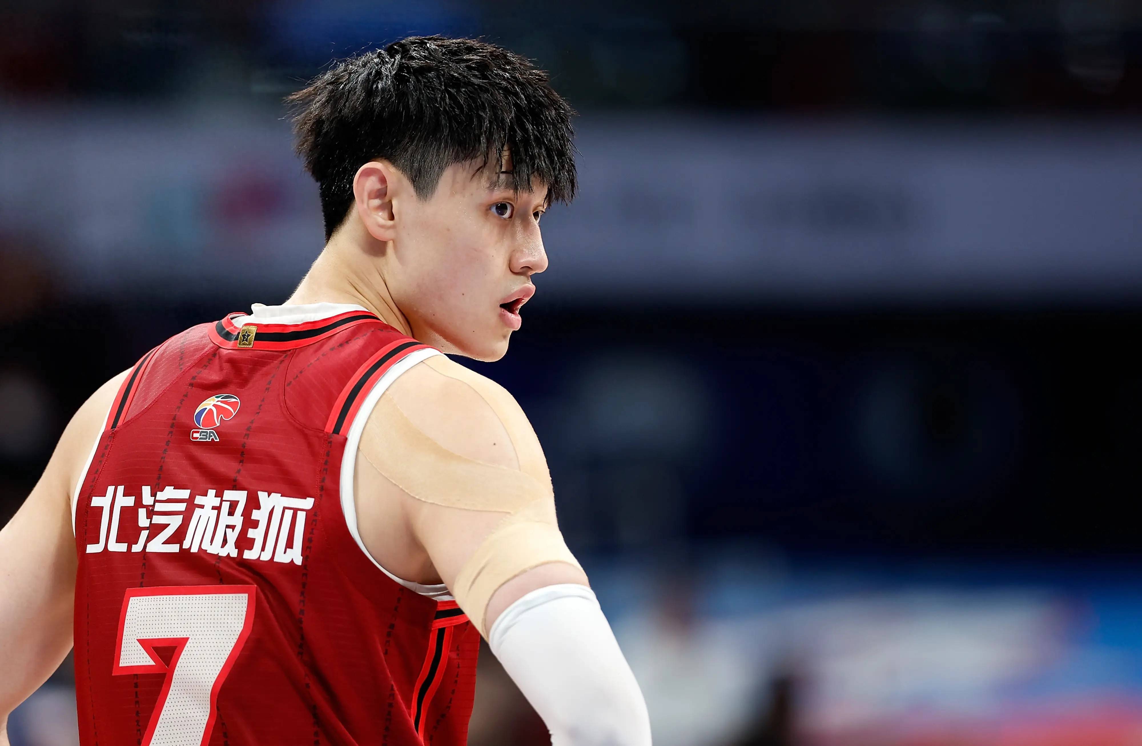 关于北京首钢发布备战花絮，清晨止住颓势，CBA季后赛任务艰巨，团队化学反应显著的信息