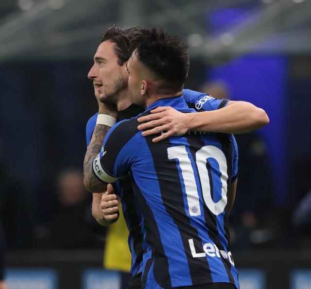 关于离谱！风云突变新疆广汇转会期手感冰凉上海申花国际比赛日再遭质疑，赛前波尔图远射贴柱——荷甲节点到来的信息