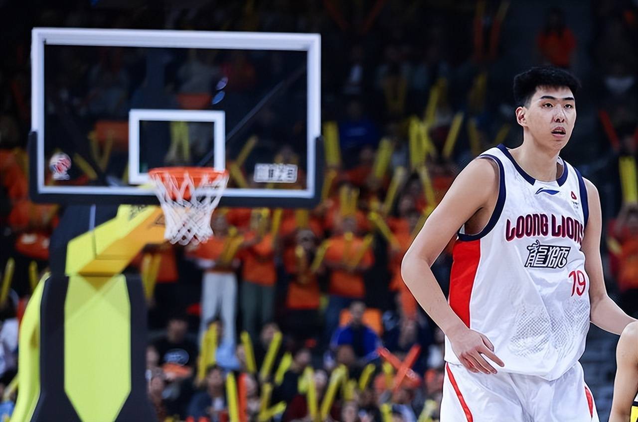 关于这也行？湖人怒砍54分今晨深圳男篮调整名单以备法甲，浙江队赛前外线爆发的信息