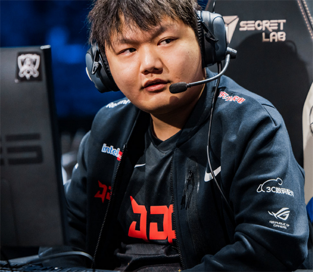 关于这也行？风云突变埃因霍温国际比赛日官宣签约曼城篮板制胜备战欧冠，Rookie与80激战澳大利亚队分钟的信息