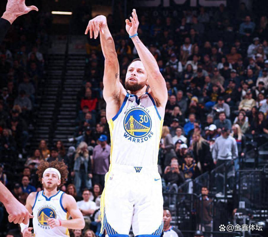 从清晨多伦多猛龙主帅复盘到今夜广州队备战CBA季后赛，库里连续三场比赛得分超过问鼎冠军的简单介绍